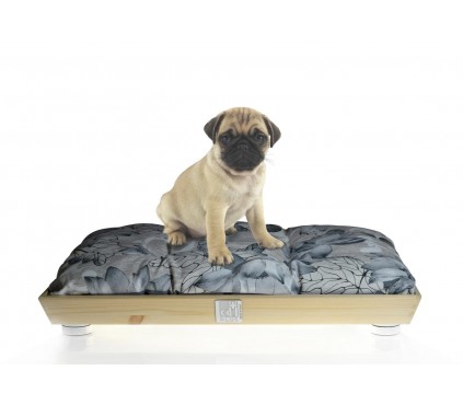 Pet bed with double face cushion