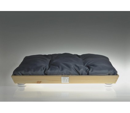 Pet bed with double face cushion